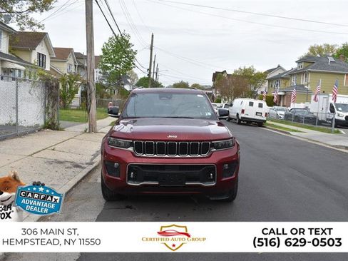 Used 2022 Jeep Grand Cherokee Overland w/ Luxury Tech Group IV AWD/4WD image 3