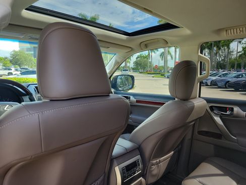 Used 2019 Lexus GX 460 Premium AWD/4WD image 15