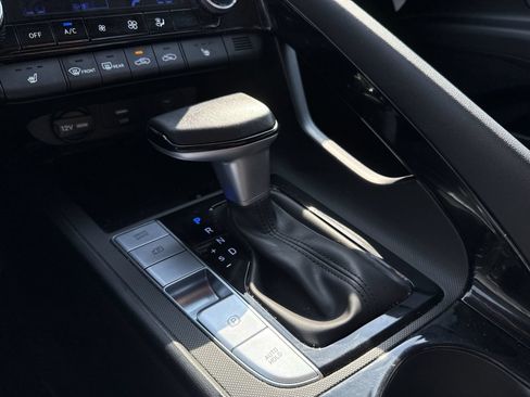 Certified 2025 Hyundai Elantra SEL FWD image 22