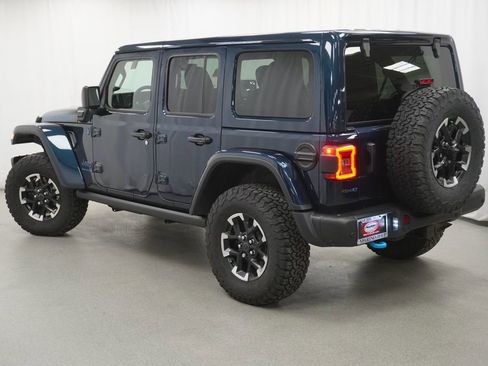 Used 2025 Jeep Wrangler Unlimited Rubicon 4xe AWD/4WD image 15