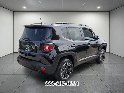 Used 2023 Jeep Renegade Latitude AWD/4WD image 5