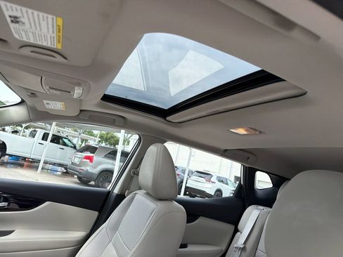 Certified 2021 Nissan Rogue Sport SL w/ Premium Package FWD image 17