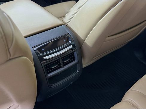 Used 2019 Cadillac XT5 Platinum image 29