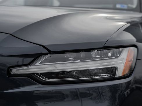 Used 2024 Volvo S60 B5 Plus image 12