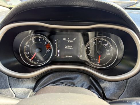 Used 2018 Jeep Cherokee Latitude w/ Altitude Package FWD image 15