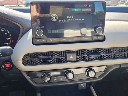 Used 2023 Honda HR-V LX image 17