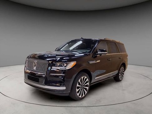 New 2023 Lincoln Navigator Reserve image 1