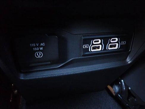 Used 2023 Jeep Grand Cherokee Altitude AWD/4WD image 11