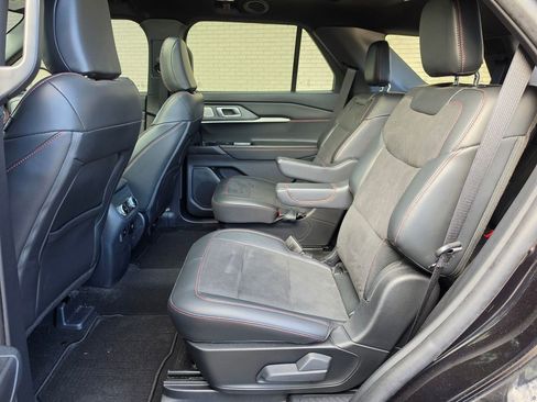 Used 2025 Ford Explorer ST w/ Sun And Sound Package image 28