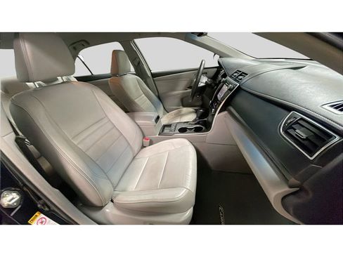 Used 2016 Toyota Camry XLE image 16