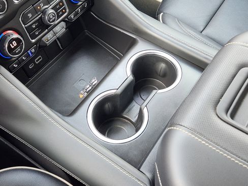 Used 2023 Chevrolet Tahoe Premier RWD image 20