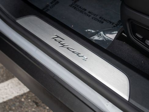 Used 2025 Porsche Taycan image 12