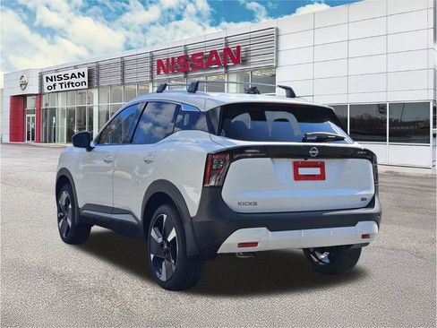 New 2026 Nissan Kicks SR w/ Cold Weather Package image 5