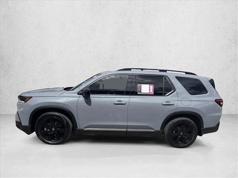 Used 2025 Honda Pilot Black Edition image 2