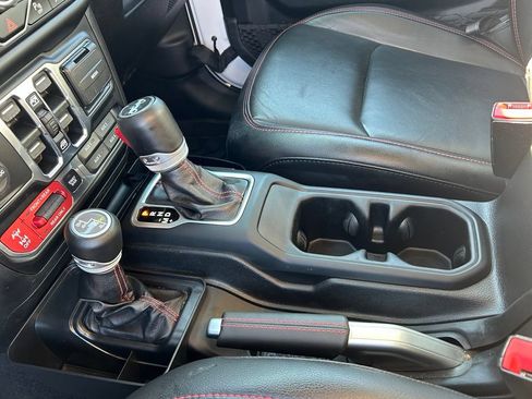 Used 2020 Jeep Wrangler Unlimited Rubicon AWD/4WD image 19