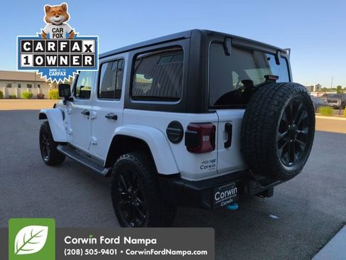 Used 2022 Jeep Wrangler Unlimited Sahara w/ Cold Weather Group AWD/4WD image 5