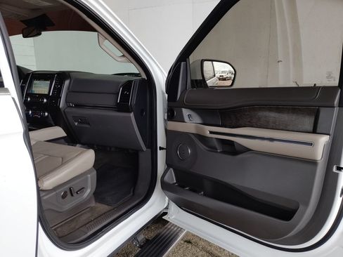 Used 2019 Ford Expedition Limited AWD/4WD image 10