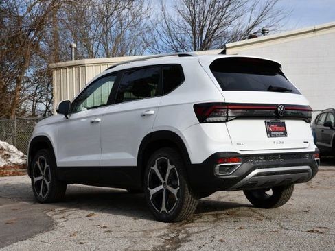 New 2026 Volkswagen Taos SEL image 5