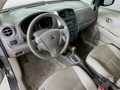 Used 2016 Nissan Versa SV w/ SV Appearance Package image 2