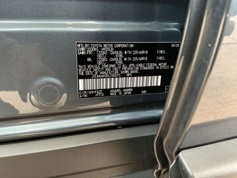 Used 2024 Toyota Venza LE image 25