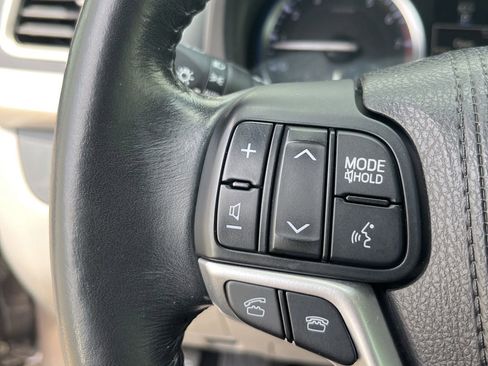 Used 2015 Toyota Highlander XLE FWD image 20