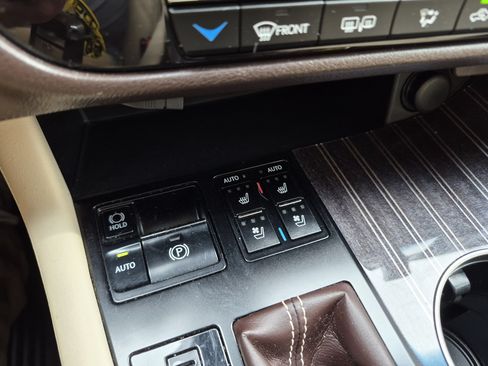 Used 2019 Lexus RX 450h AWD w/ Luxury Package image 25