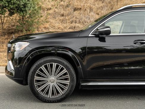 Used 2023 Mercedes-Benz Maybach GLS 600 4MATIC image 4