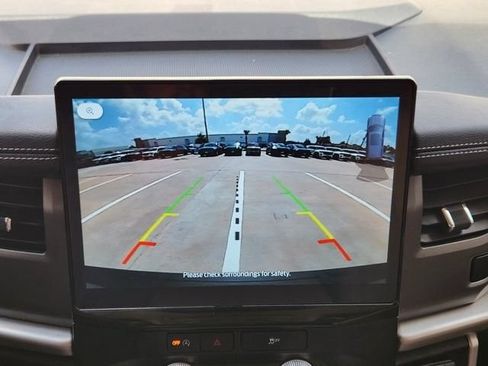 Used 2024 Ford Expedition XLT RWD image 17