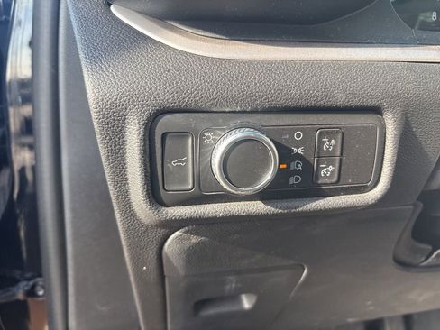 Used 2021 Ford Explorer XLT image 14