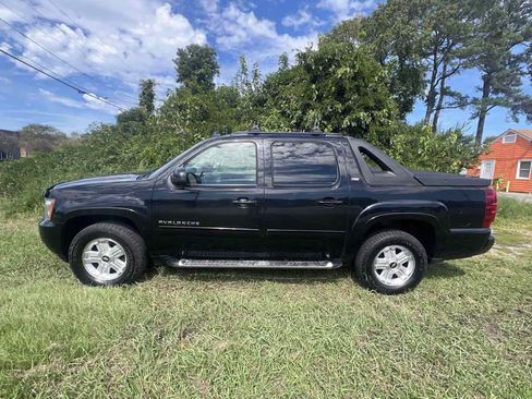 Used 2012 Chevrolet Avalanche LT w/ Suspension Package, Off-Road image 3