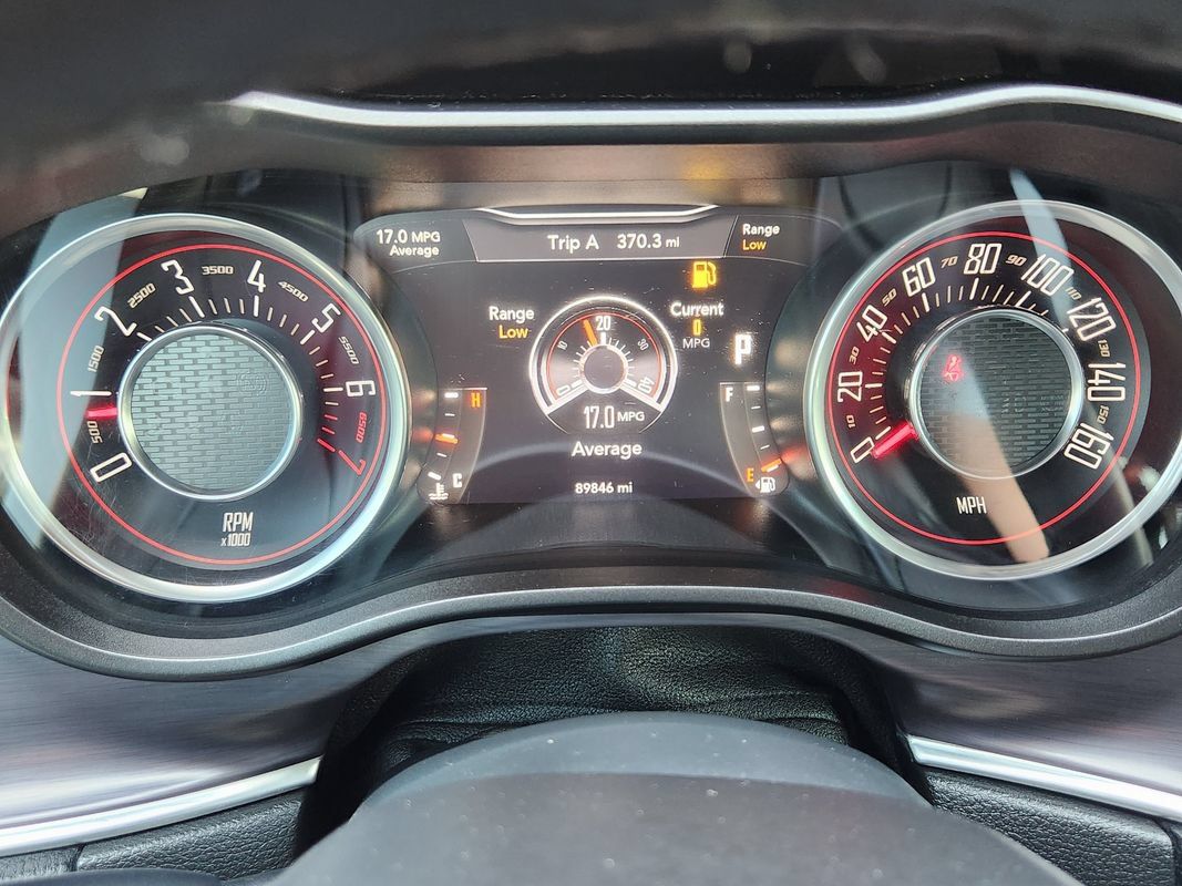 Used 2015 Dodge Challenger SXT w/ Driver Convenience Group RWD image 19