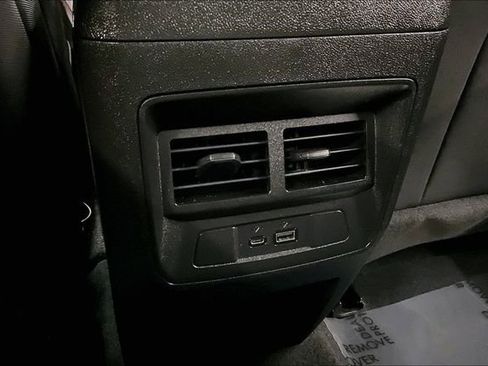 Used 2025 Chevrolet Colorado Z71 AWD/4WD image 32