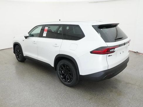 New 2026 Toyota Grand Highlander XLE FWD image 8