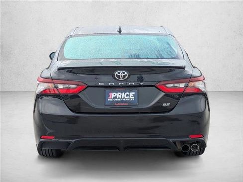 Used 2024 Toyota Camry SE image 6