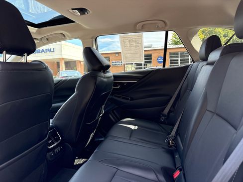 Used 2022 Subaru Outback Limited image 25