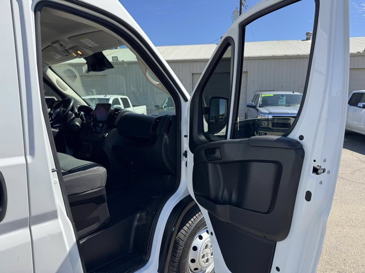 Used 2023 RAM ProMaster 2500 w/ Driver Convenience Group FWD image 15