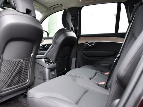 New 2025 Volvo XC90 T8 Plus w/ Protection Package Premier image 16