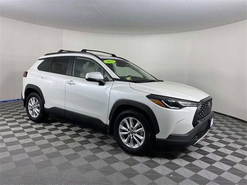 Used 2023 Toyota Corolla Cross LE w/ Moonroof Package image 1