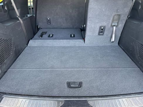Used 2025 Chevrolet Suburban RST RWD image 23