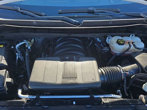 Used 2023 Chevrolet Suburban LT image 31