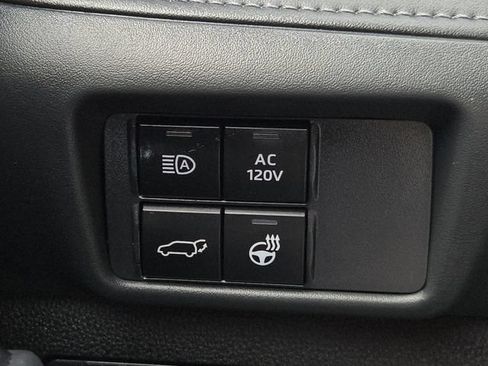 Used 2022 Toyota Highlander Limited FWD image 27