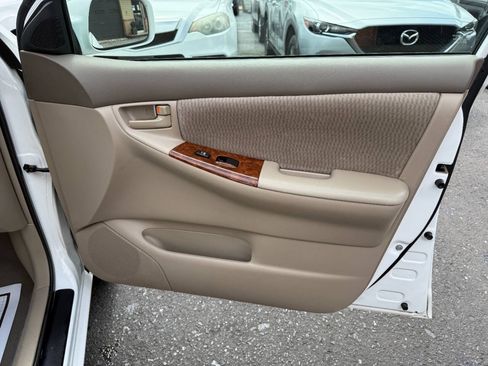 Used 2005 Toyota Corolla LE FWD image 30