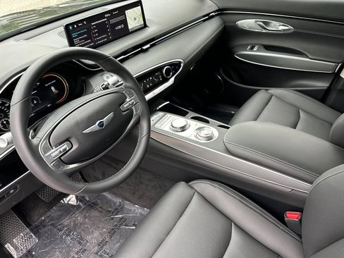 Used 2025 Genesis GV70 2.5T w/ Select Package AWD/4WD image 11