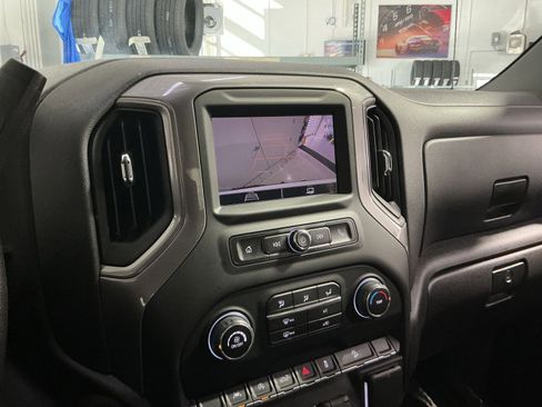 Used 2022 Chevrolet Silverado 1500 Custom Trail Boss image 27