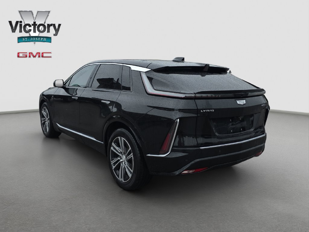 Used 2023 Cadillac Lyriq 2WD image 15