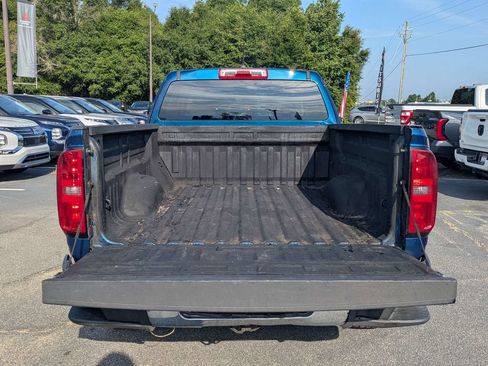 Used 2019 Chevrolet Colorado W/T RWD image 12