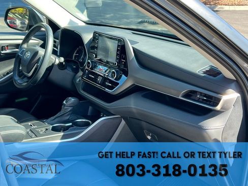 Used 2022 Toyota Highlander XLE image 32