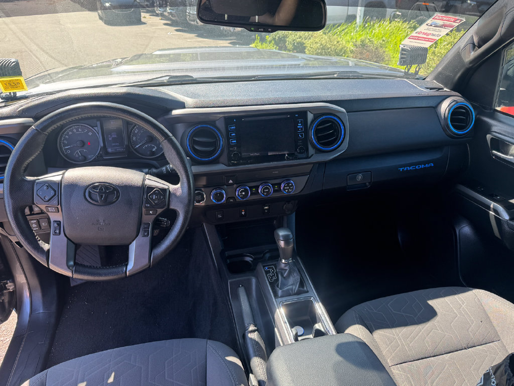 Used 2019 Toyota Tacoma TRD Sport AWD/4WD image 12