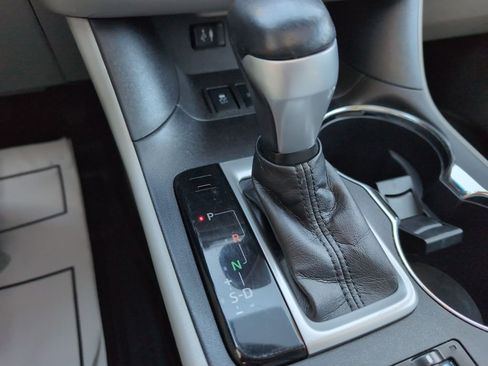 Used 2016 Toyota Highlander Limited image 27