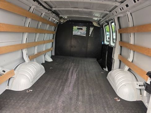 Used 2022 GMC Savana 2500 w/ Driver Convenience Package RWD image 14